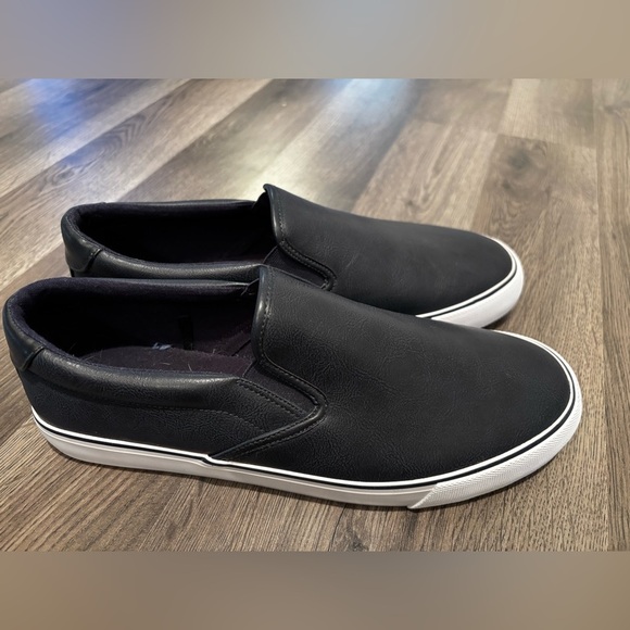 Express Black Slip-On Loafers for Men boat shoes casual minimalist neutral - Picture 1 of 11